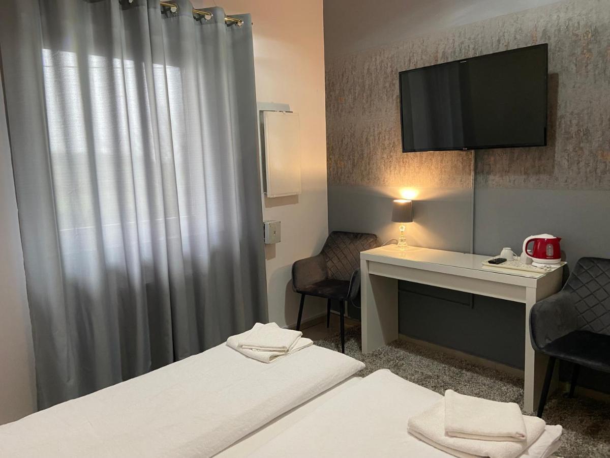 Zolta Walizka Gosciniec Hotel Podrzewie ภายนอก รูปภาพ