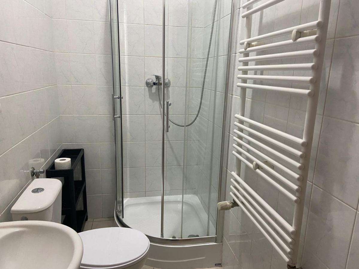 Zolta Walizka Gosciniec Hotel Podrzewie ภายนอก รูปภาพ