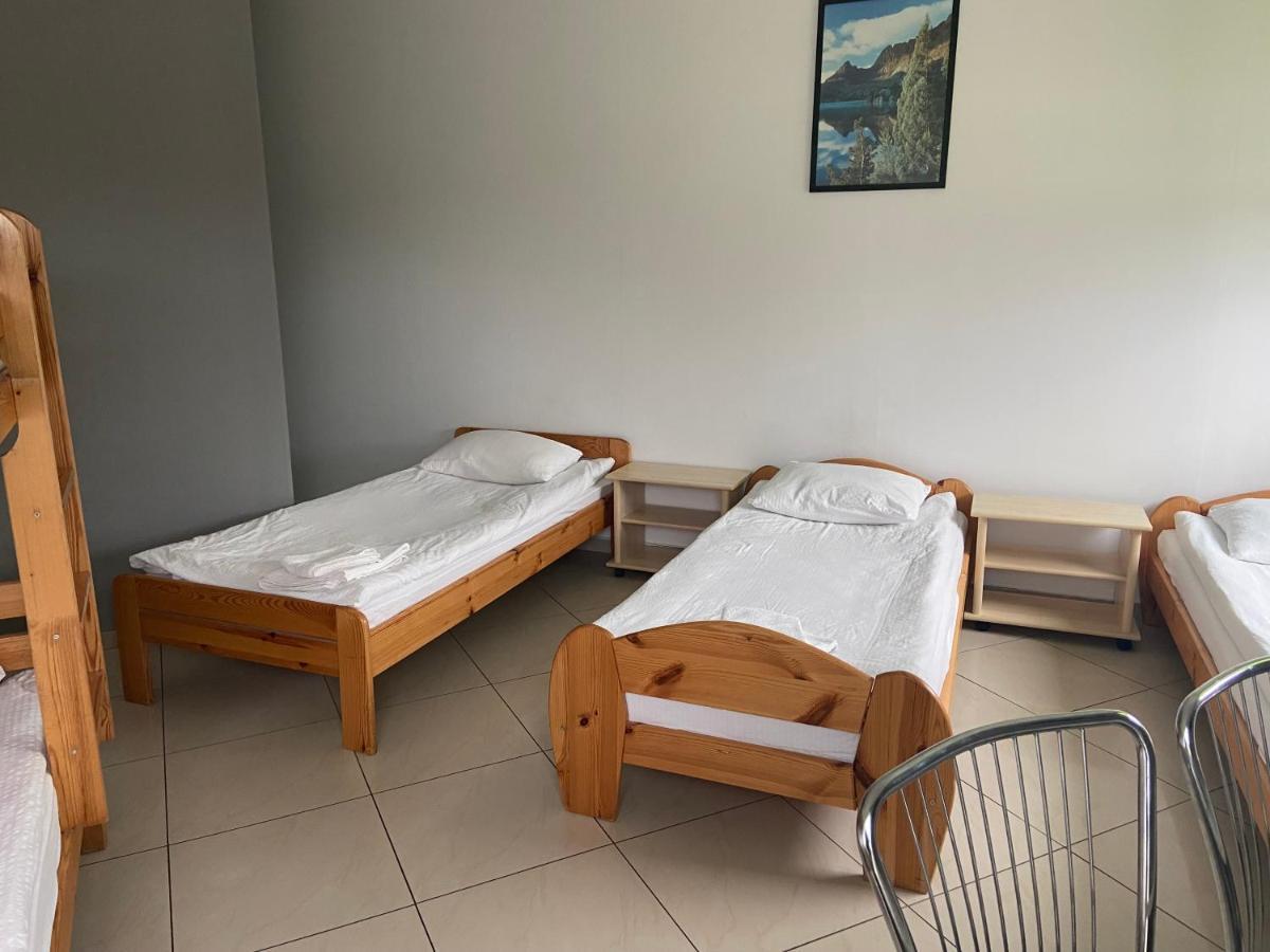 Zolta Walizka Gosciniec Hotel Podrzewie ภายนอก รูปภาพ