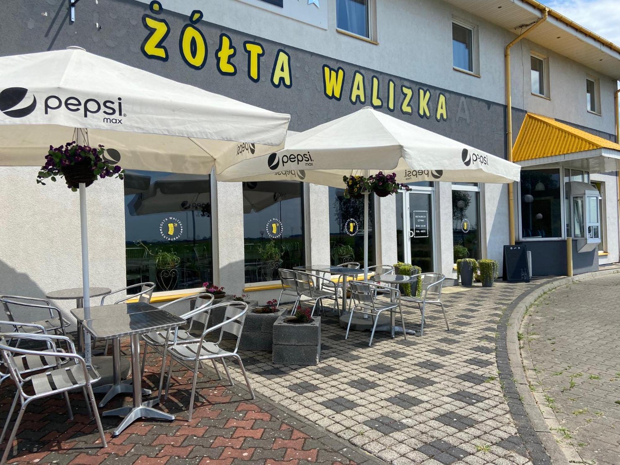 Zolta Walizka Gosciniec Hotel Podrzewie ภายนอก รูปภาพ